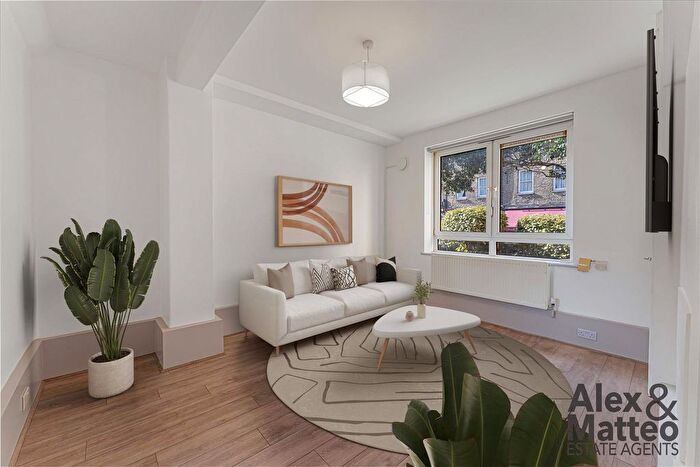 2 Bedroom Flat To Rent In Whites Grounds Estate, London Bridge, SE1