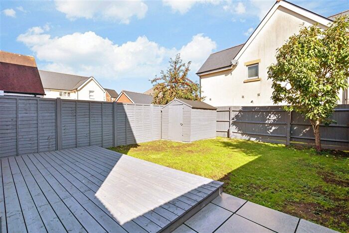 3 Bedroom Semi-Detached House For Sale In Waterloo Walk, Kings Hill, West Malling, Kent, ME19