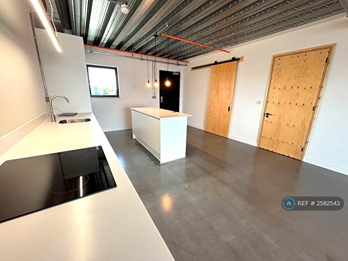 2 Bedroom Flat To Rent In District Lofts, Leeds, LS9