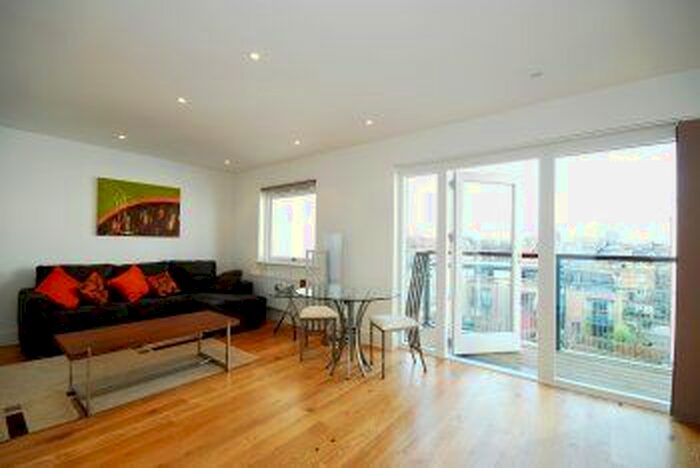 1 Bedroom Flat To Rent In Clapham Road, London, SW9