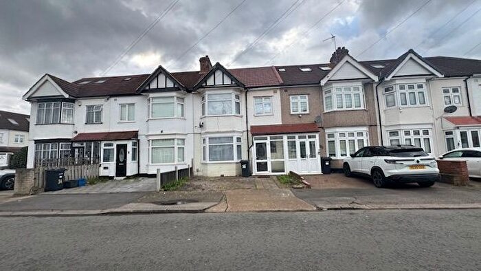 3 Bedroom Terraced House To Rent In Mansted Gardens, Romford, RM6