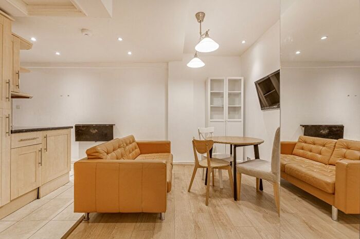 3 Bedroom Flat To Rent In West Kensington Court, Edith Villas, W14