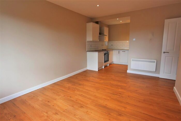 1 Bedroom Flat For Sale In Dalrymple Close, Southgate, N14