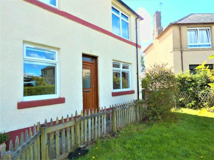 2 Bedroom Flat To Rent In Woodhall Drive, Juniper Green, Edinburgh, EH14