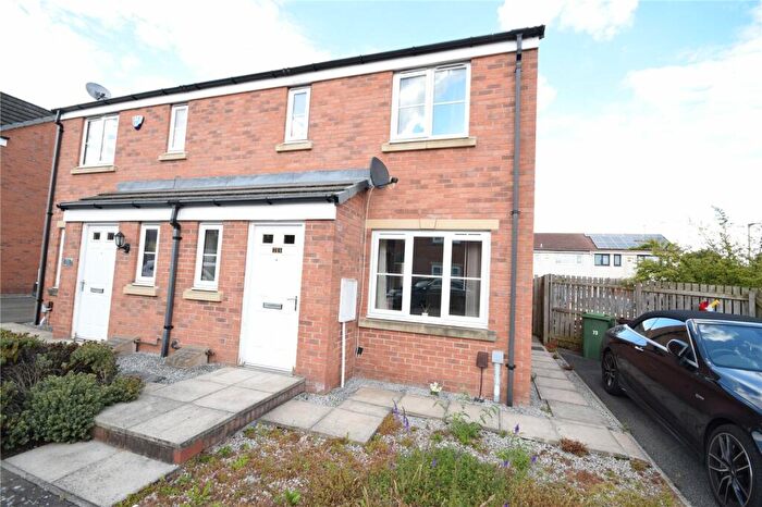 3 Bedroom Semi-Detached House To Rent In Pennwell Garth, Leeds, West Yorkshire, LS14