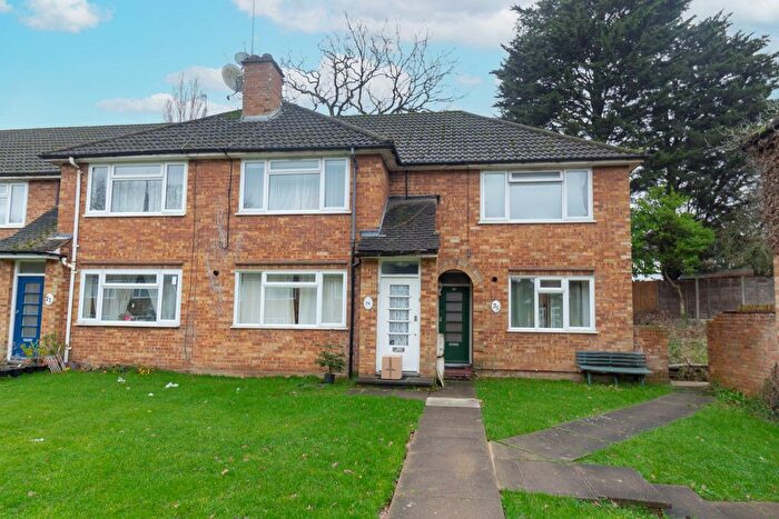 2 Bedroom Flat For Sale In Heronsgate, Edgware, HA8