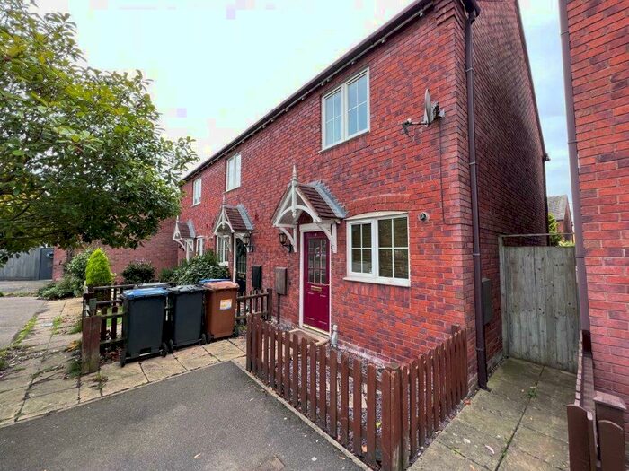 2 Bedroom Detached House To Rent In Merry Hurst Place, Hinckley, LE10