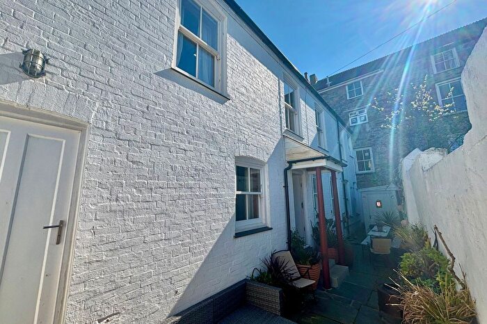 3 Bedroom Terraced House For Sale In St. Gluvias Street, Penryn, TR10