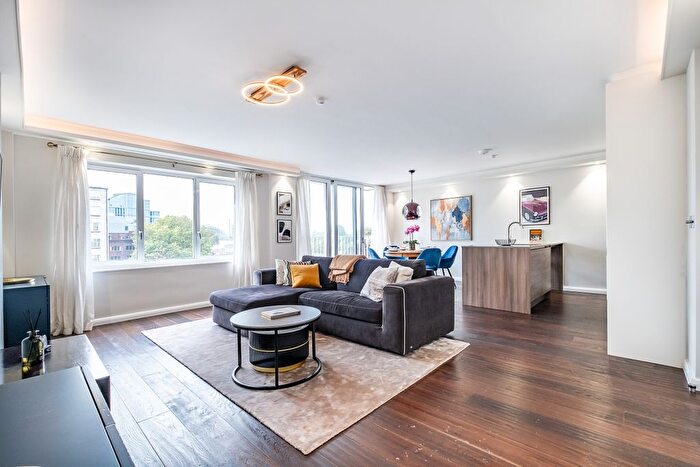 3 Bedroom Flat To Rent In St. Mary Abbots Terrace, London, W14