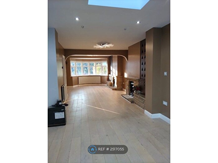 5 Bedroom Detached House To Rent In Okehampton Crescent, Welling, DA16