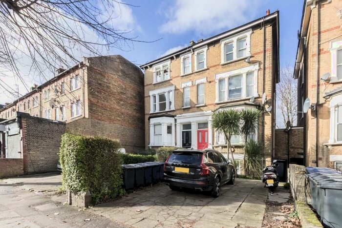 1 Bedroom Flat To Rent In The Avenue, London, W13