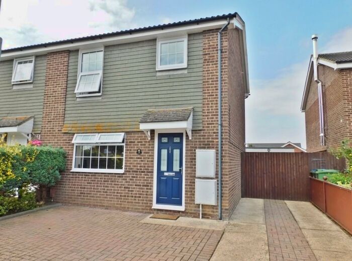 3 Bedroom Semi-Detached House To Rent In Thirlmere Close, Stubbington, PO14