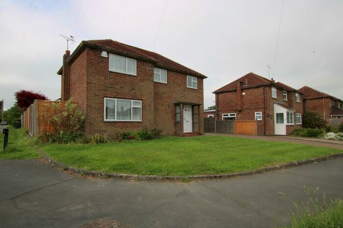 3 Bedroom Detached House To Rent In Chanctonbury Road, Burgess Hill, RH15