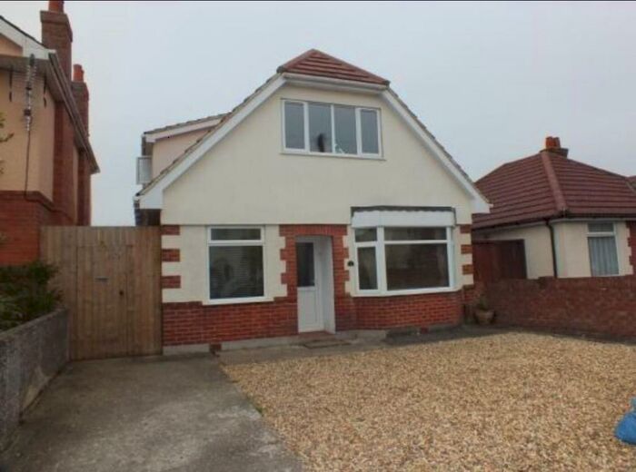 4 Bedroom Detached Bungalow To Rent In Bedroom Detached Chalet Bungalow In Poole, BH15
