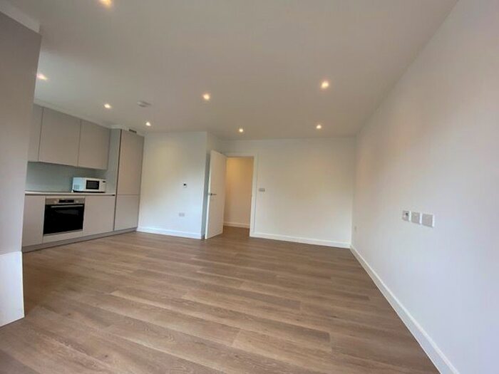 1 Bedroom Flat To Rent In Crouch End Hill, London, N8