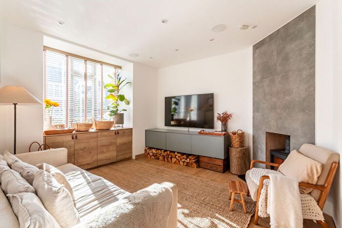 3 Bedroom Terraced House For Sale In Bristol Street, Brighton, BN2