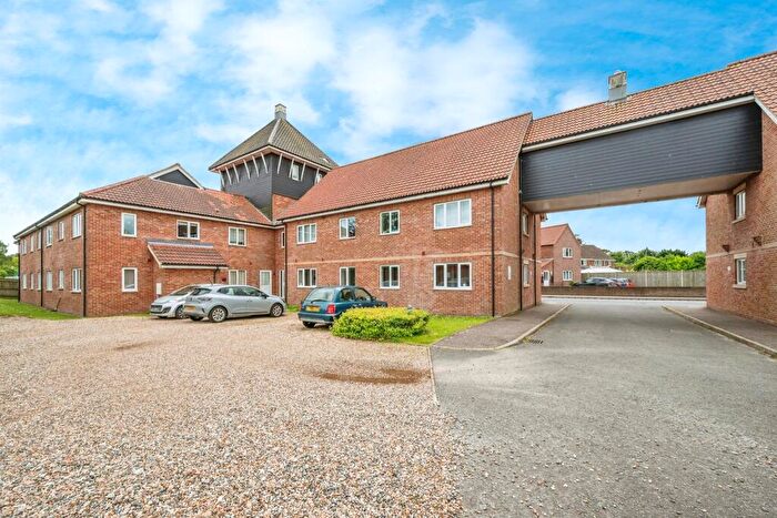 1 Bedroom Flat For Sale In Market Mews, Stalham, Norwich, NR12