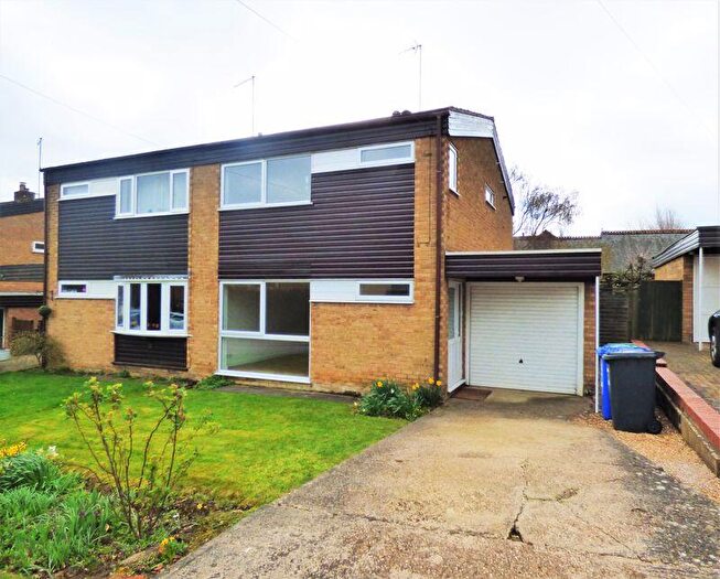 3 Bedroom Semi-Detached House For Sale In St. Johns Way, Piddington, Northampton, NN7