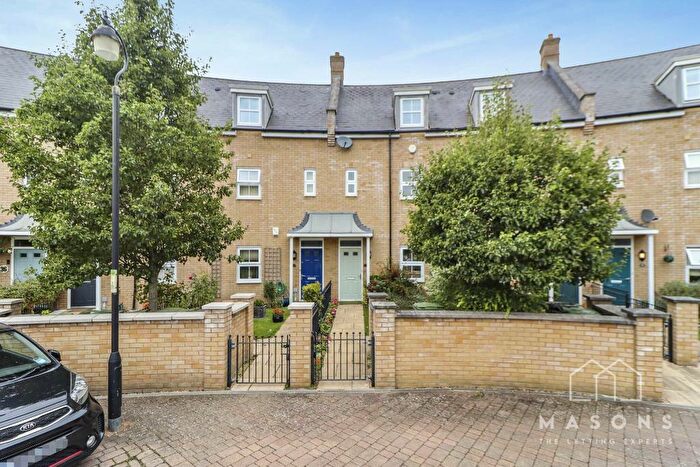 4 Bedroom Town House To Rent In Heronslee, Shefford, SG17