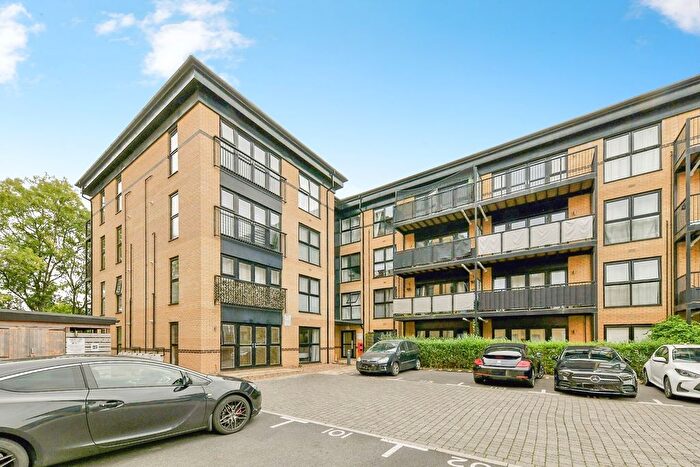 2 Bedroom Flat For Sale In Giles Crescent, Stevenage, Hertfordshire, SG1