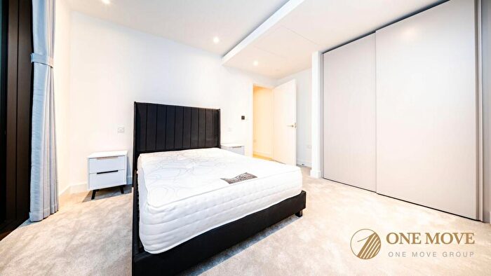 2 Bedroom Apartment To Rent In Harcourt Tower, South Quay Plaza, Canary Wharf, E14