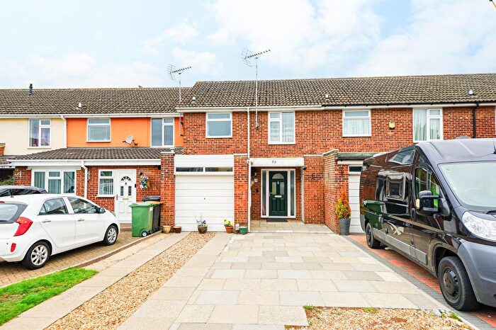 3 Bedroom Terraced House For Sale In Linwood Grove, Leighton Buzzard, LU7