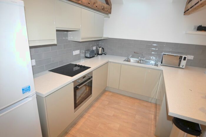 3 Bedroom Flat To Rent In Well Lane, Falmouth TR11