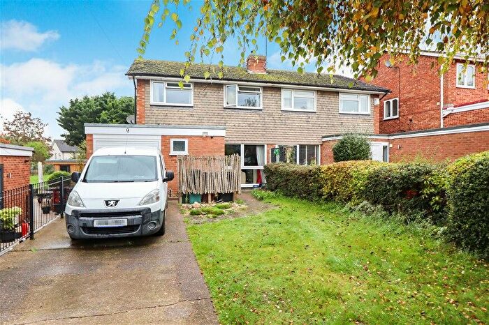 3 Bedroom House To Rent In Southview Road, Harpenden, AL5
