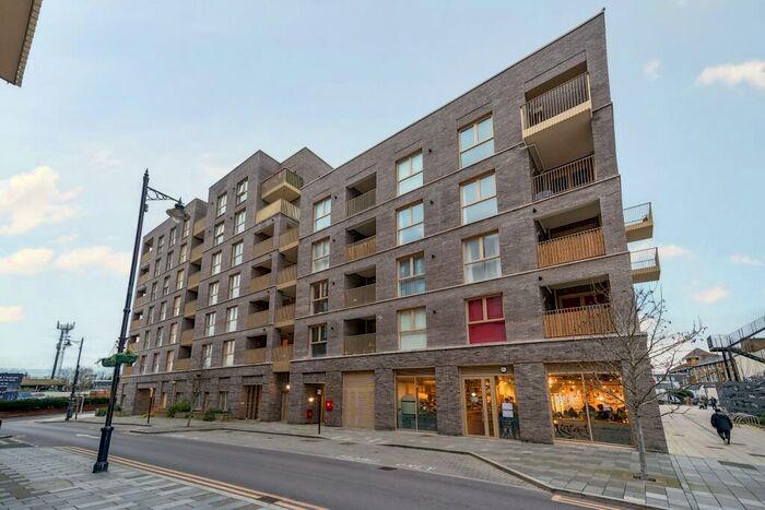 2 Bedroom Flat To Rent In St Ives Road, Maidenhead, SL6