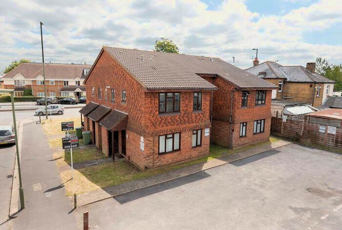 1 Bedroom Flat To Rent In Russell Road, Walton-On-Thames, KT12