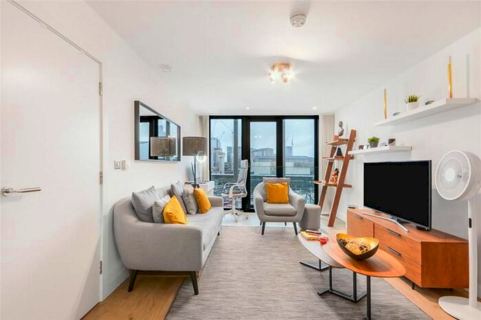1 Bedroom Flat To Rent In Stratosphere Tower, Stratford, E15