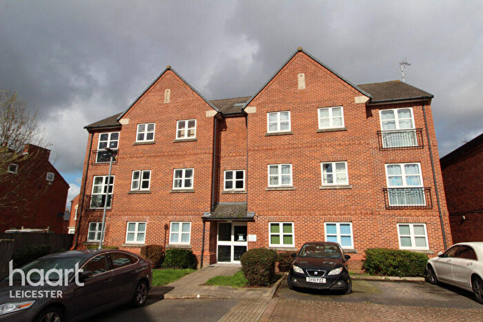 2 Bedroom Apartment To Rent In Knighton Lane, Leicester, LE2