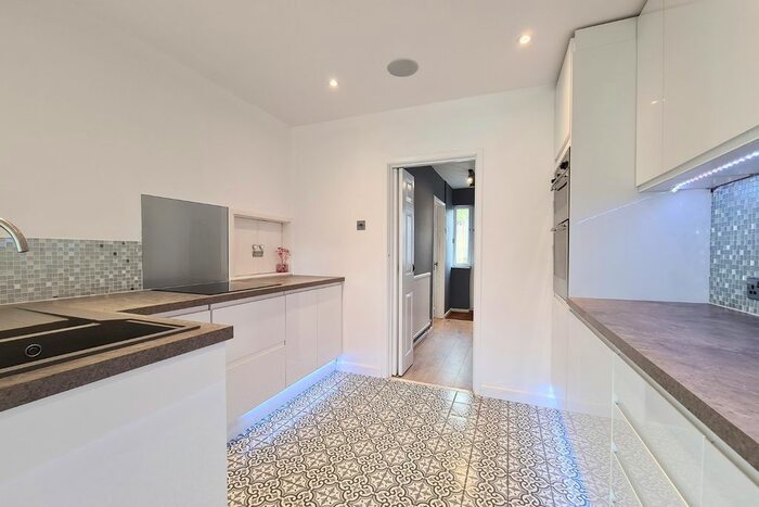 2 Bedroom Terraced House To Rent In Wentworth Avenue, Reading, Berkshire, RG2