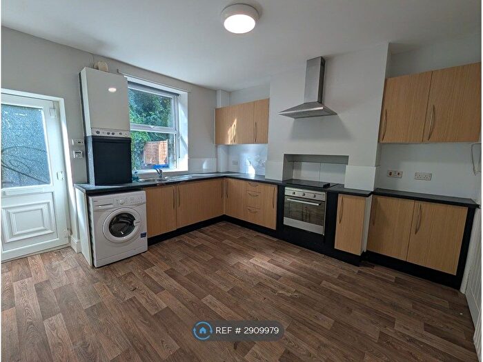 4 Bedroom Terraced House To Rent In Greenhow Steet, Sheffield, S6