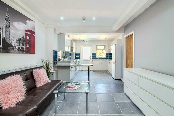 1 Bedroom Apartment To Rent In Broadfield Walk, Edgbaston, Birmingham, B16