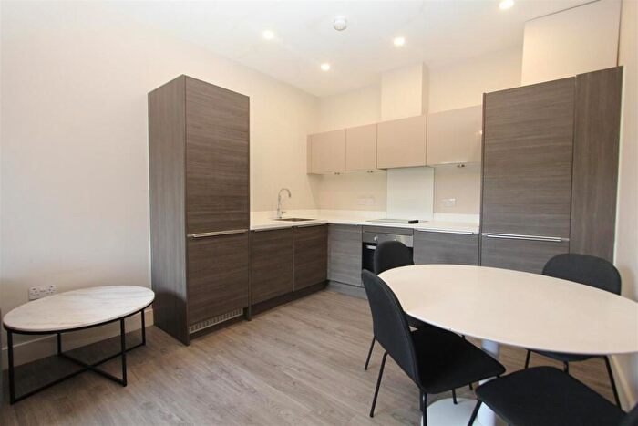 Studio To Rent In Dawsons Square, Pudsey, LS28