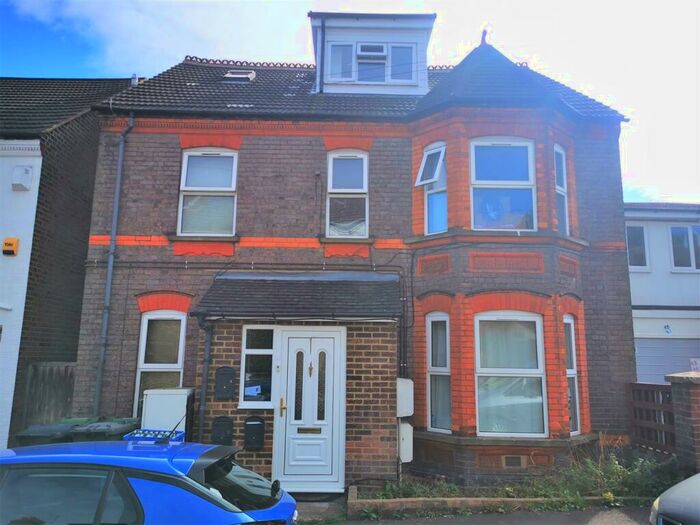 2 Bedroom Flat To Rent In Milton Road, Luton, LU1