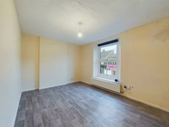 1 Bedroom Flat To Rent In High Street, Hanham, Bristol, BS15