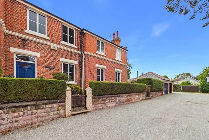 3 Bedroom Semi Detached House For Sale In Dee Banks, Chester, CH3