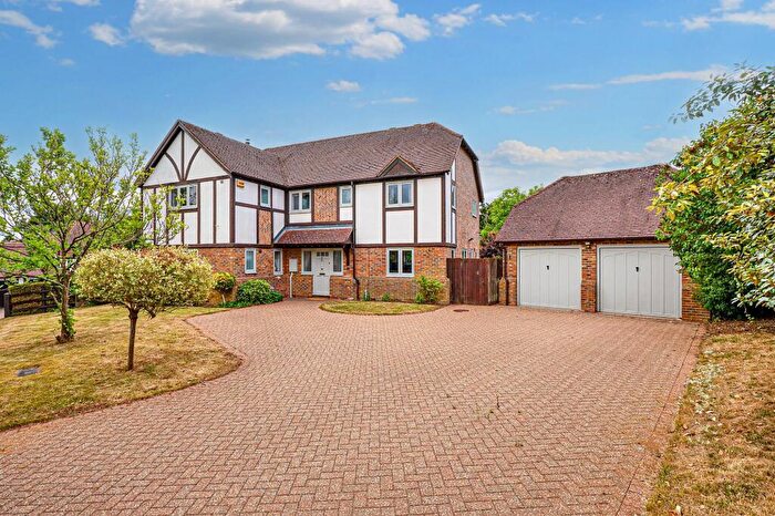 5 Bedroom Detached House For Sale In Wigwell Gardens, Great Horwood, MK17