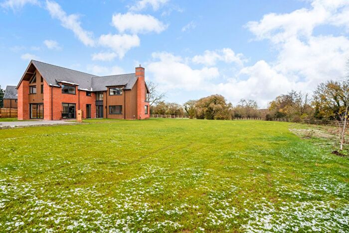 5 Bedroom Detached House For Sale In The Close, Clifford Chambers, CV37