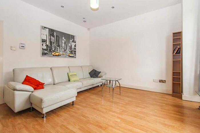 5 Bedroom Terraced House To Rent In St Anns Avenue, Burley, Leeds, LS4