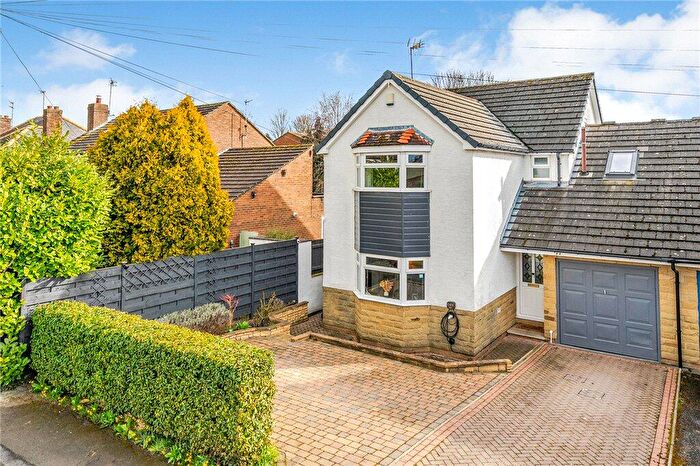 4 Bedroom Link Detached House For Sale In Stutton Road, Tadcaster, North Yorkshire, LS24