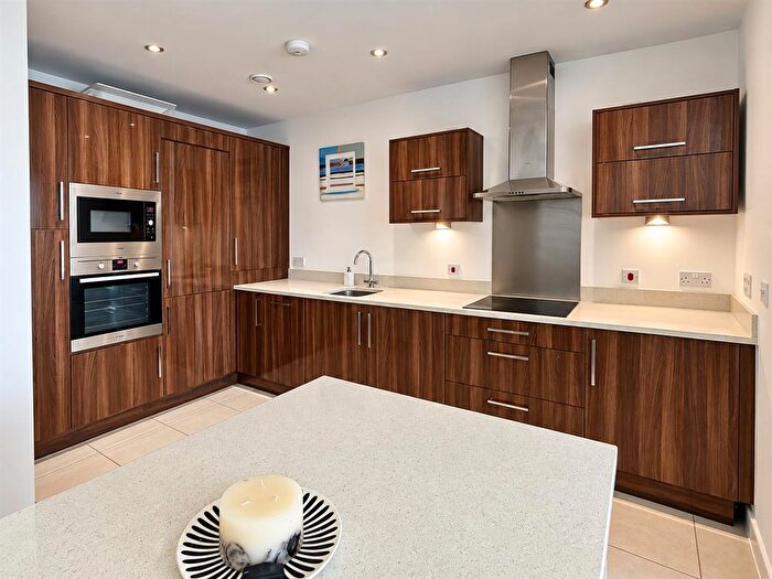 2 Bedroom Flat To Rent In Pendeen House, Ferry Court, Cardiff, CF11