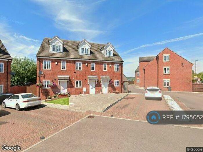 3 Bedroom Terraced House To Rent In Featherbed Close, Chesterfield, S44
