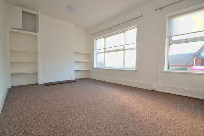 1 Bedroom Flat To Rent In Harborough Road, Kingsthorpe, Northampton, NN2