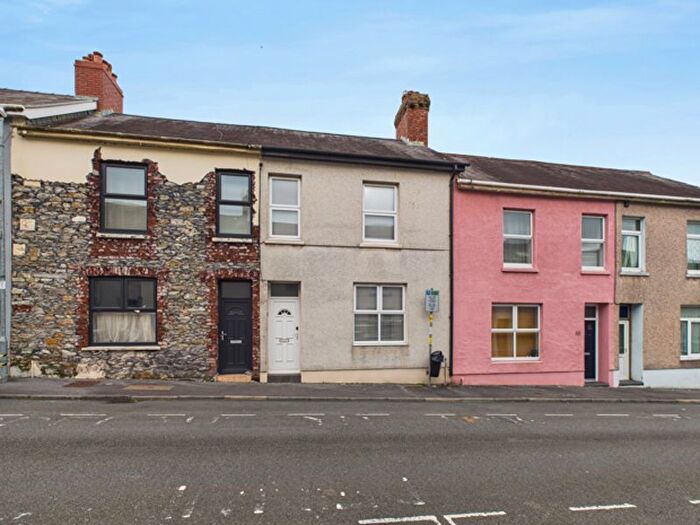 3 Bedroom Terraced House To Rent In Parcmaen Street, Carmarthen, SA31