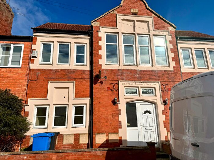 1 Bedroom Flat To Rent In King Street, Desborough, Northamptonshire, NN14