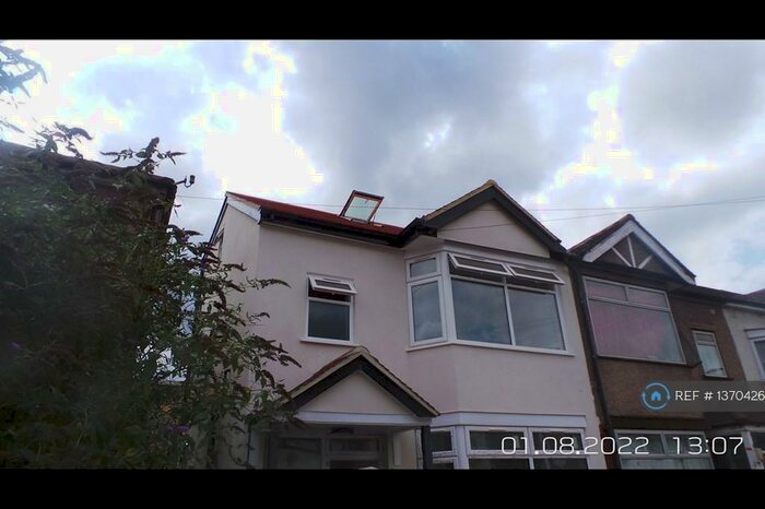 Studio To Rent In Edmonton, London, N18