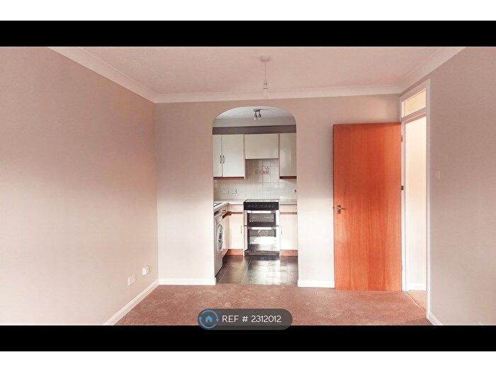 1 Bedroom Flat To Rent In Melford Court, Sutton, SM2